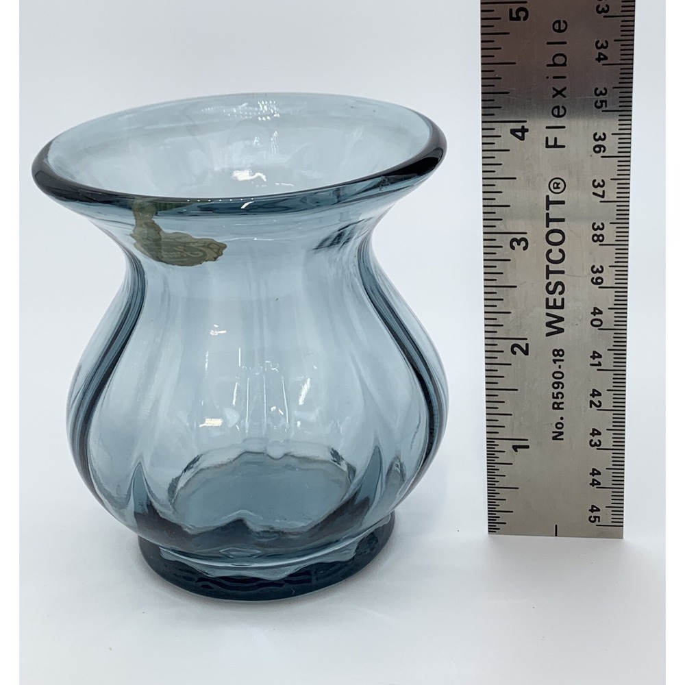 Vintage Fenton Blue Vase, 4" tall, 1980s - Picture 7 of 7